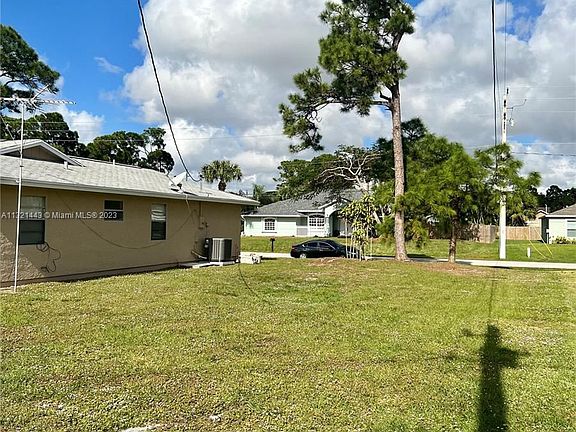 3rd image of 592 SW Todd Ave