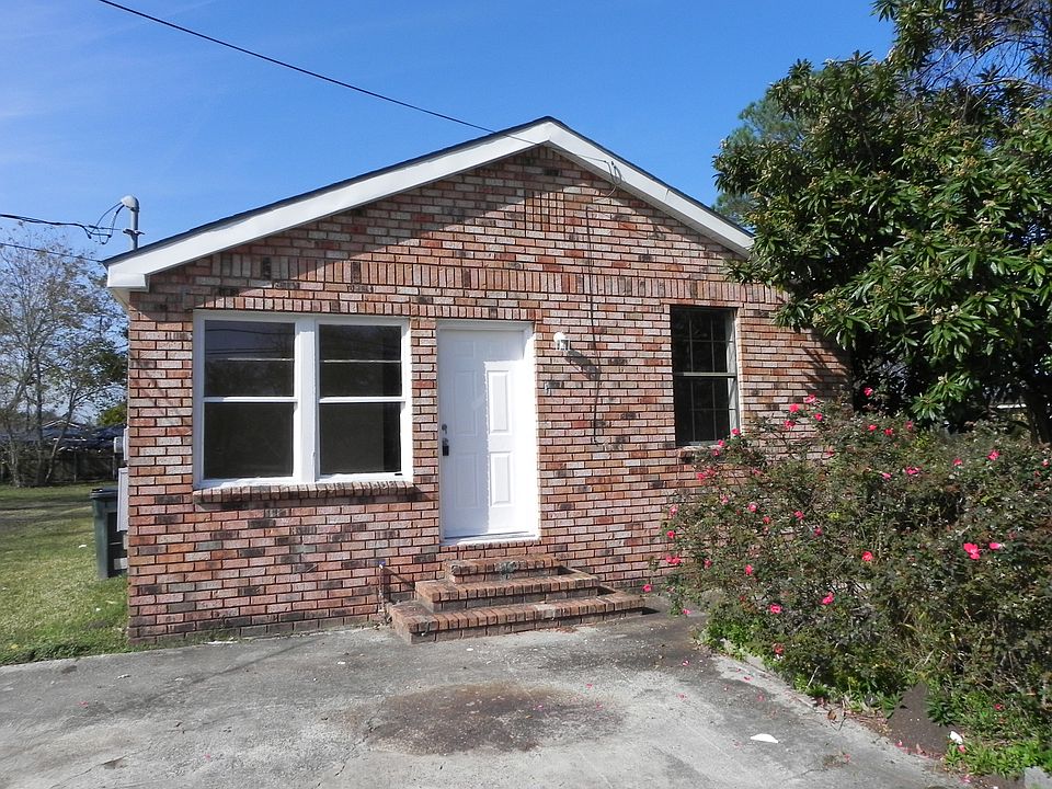 1st image of 713 Lees Ln