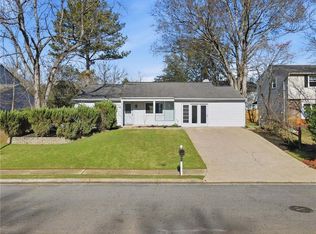 1130 Worthington Hills Dr, Roswell, GA 30076