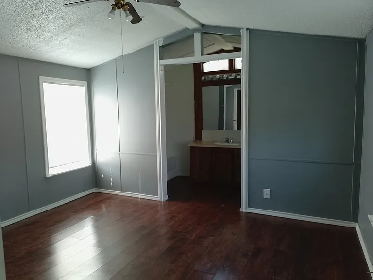 725 N Ash Ter #8 — Photo 6