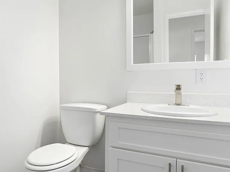 Terre at 1019 Peach — Photo 14