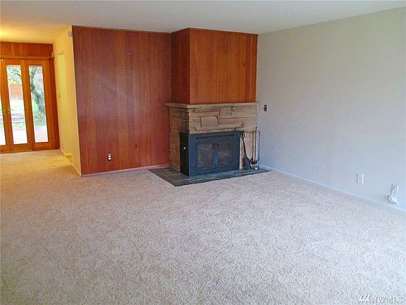 3rd image of 3034 NE 203rd St