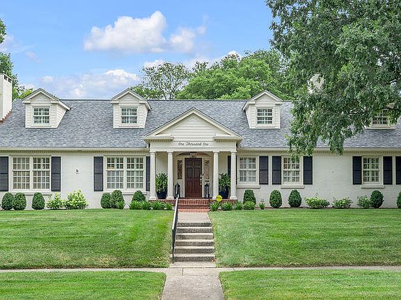 5th image of 1001 Lakewood Dr
