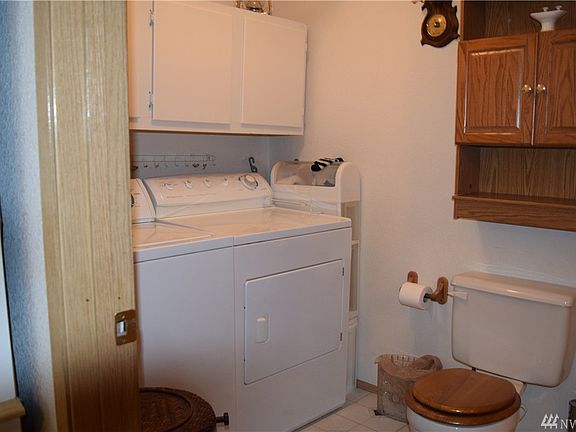 2nd image of 605 W Sunrise Ct