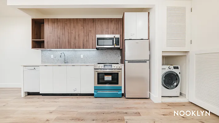 Rented by Nooklyn NYC LLC | media 21