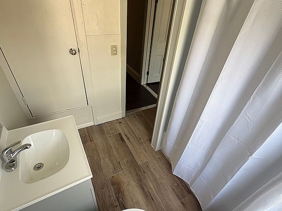 5th image of 407 Hudson St Floor 2