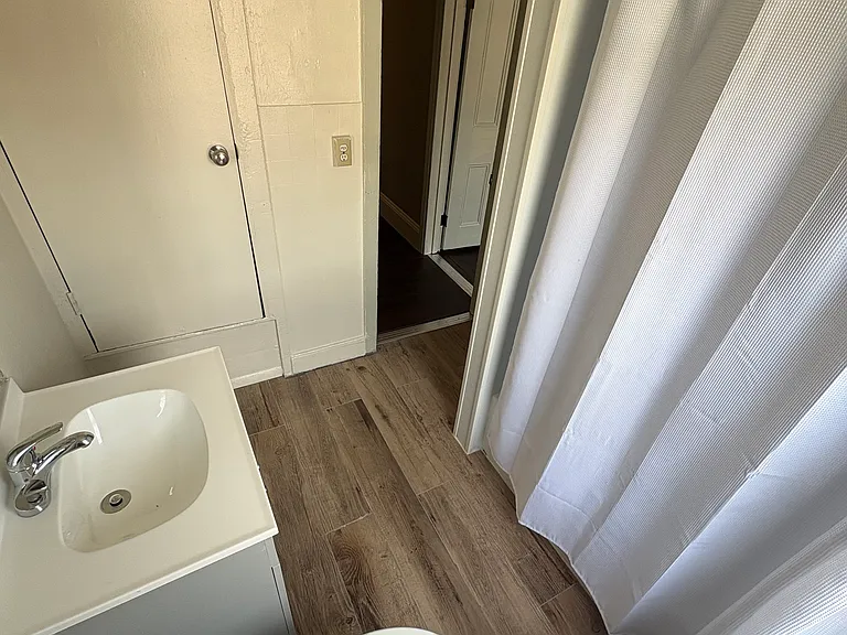 407 Hudson St #2 — Photo 5