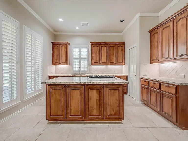7206 Spring Meadow Ln — Photo 18