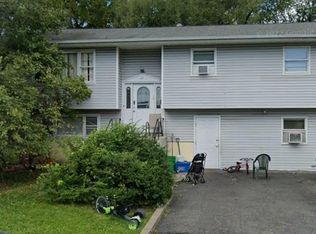 21 Zeissner Ln, Spring Valley, NY 10977