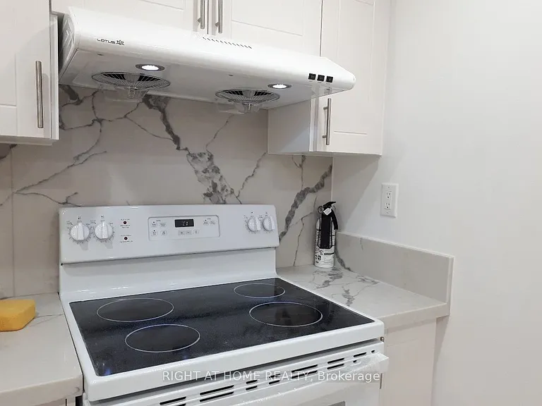 401 Mississauga Valley Blvd — Photo 3