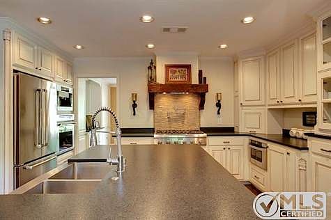 4th image of 4100 Sarita Dr