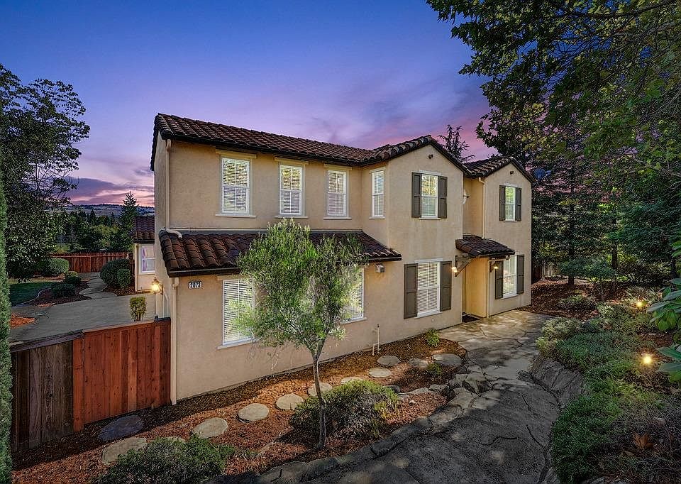 1st image of 2073 Stonebriar Dr