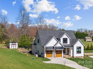 122 Wintercress Dr, Mills River, NC 28759