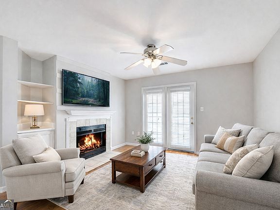 3rd image of 3655 Habersham Rd NE APT 311