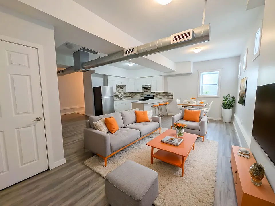 140 Caroline St S #1