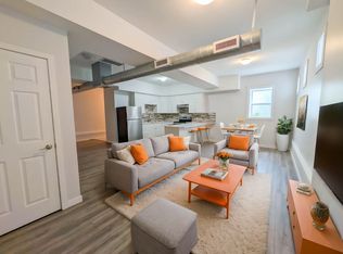 140 Caroline St S #1, Hamilton, ON L8P 3K8