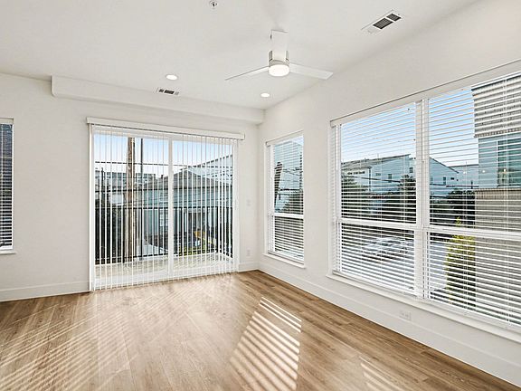 5th image of 2217 N Fitzhugh Ave #201