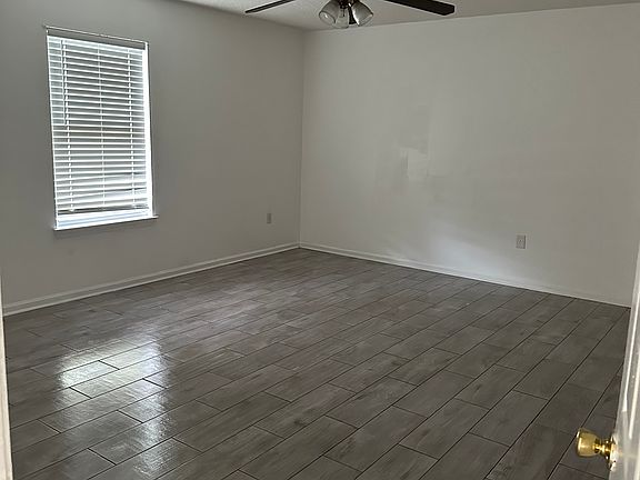 4th image of 989 Melson Ave