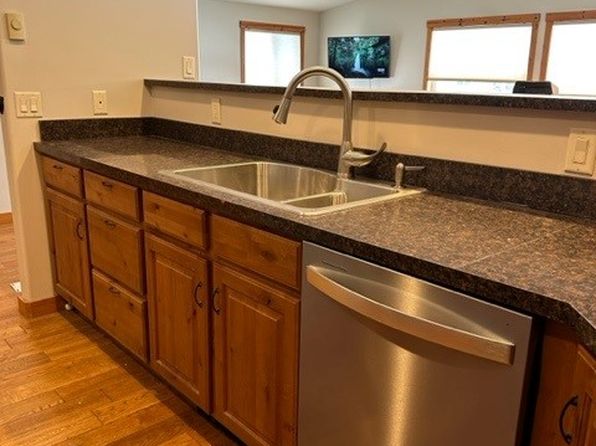 501 River View Dr, Alpine, WY 83128