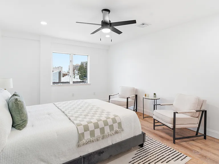 610 Anderson Ave — Photo 20