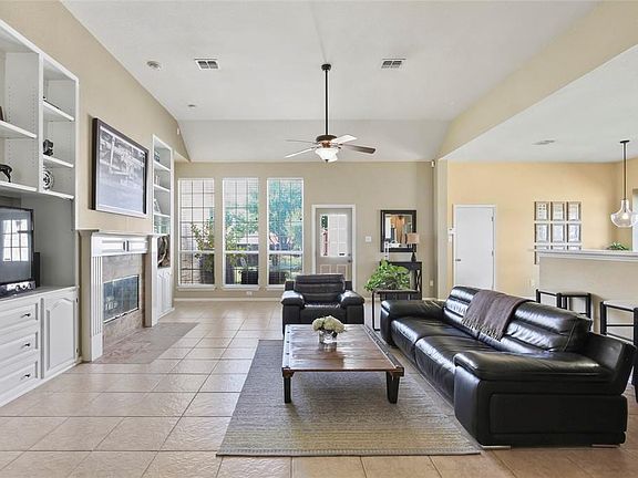 3rd image of 1200 Valley Oaks Dr