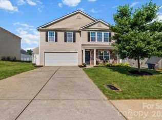 127 Harvest Pointe Dr, Statesville, NC 28677