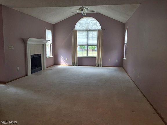 4th image of 31 Stratford Green Dr APT 4