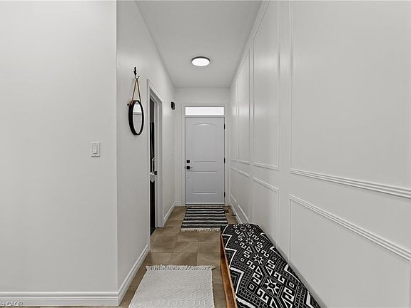 4th image of 292 Keystone Cres