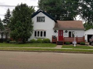 1311 Lawrence St, New London, WI 54961