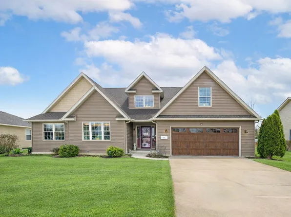 1447 Hickory Gate Dr, Marysville, OH 43040