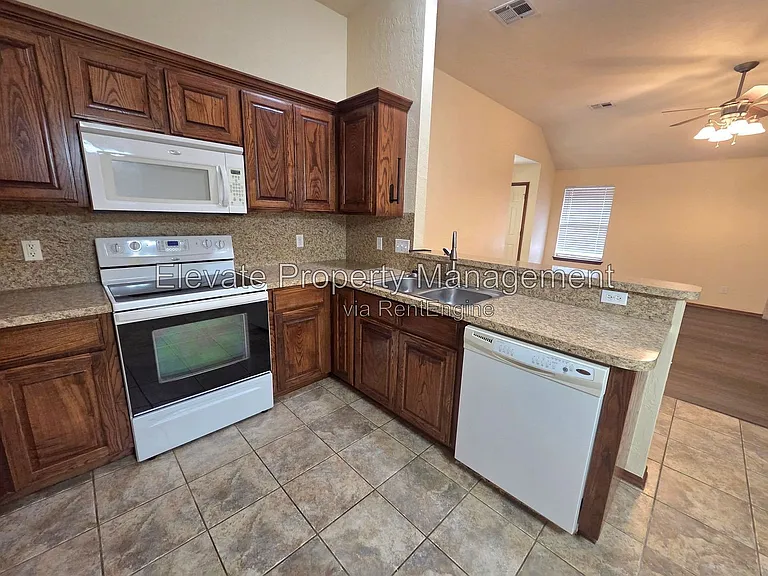 804 SW 151st St #A — Photo 9