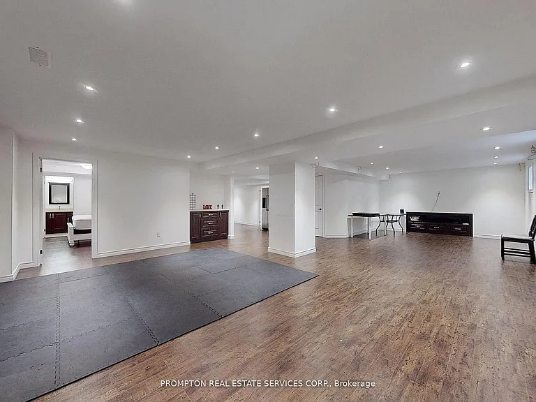 18 Bridleford Ct — Photo 39