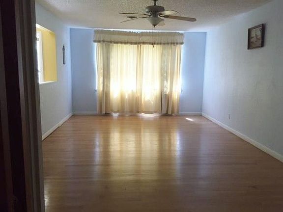 4th image of 1383 Beechwood Ln
