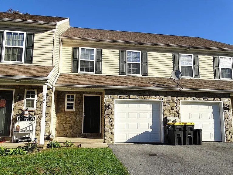 104 Park Place Cir — Photo 1