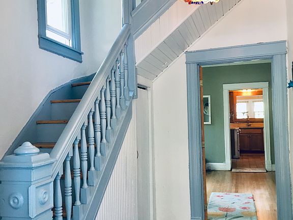 Front entrance hallway 