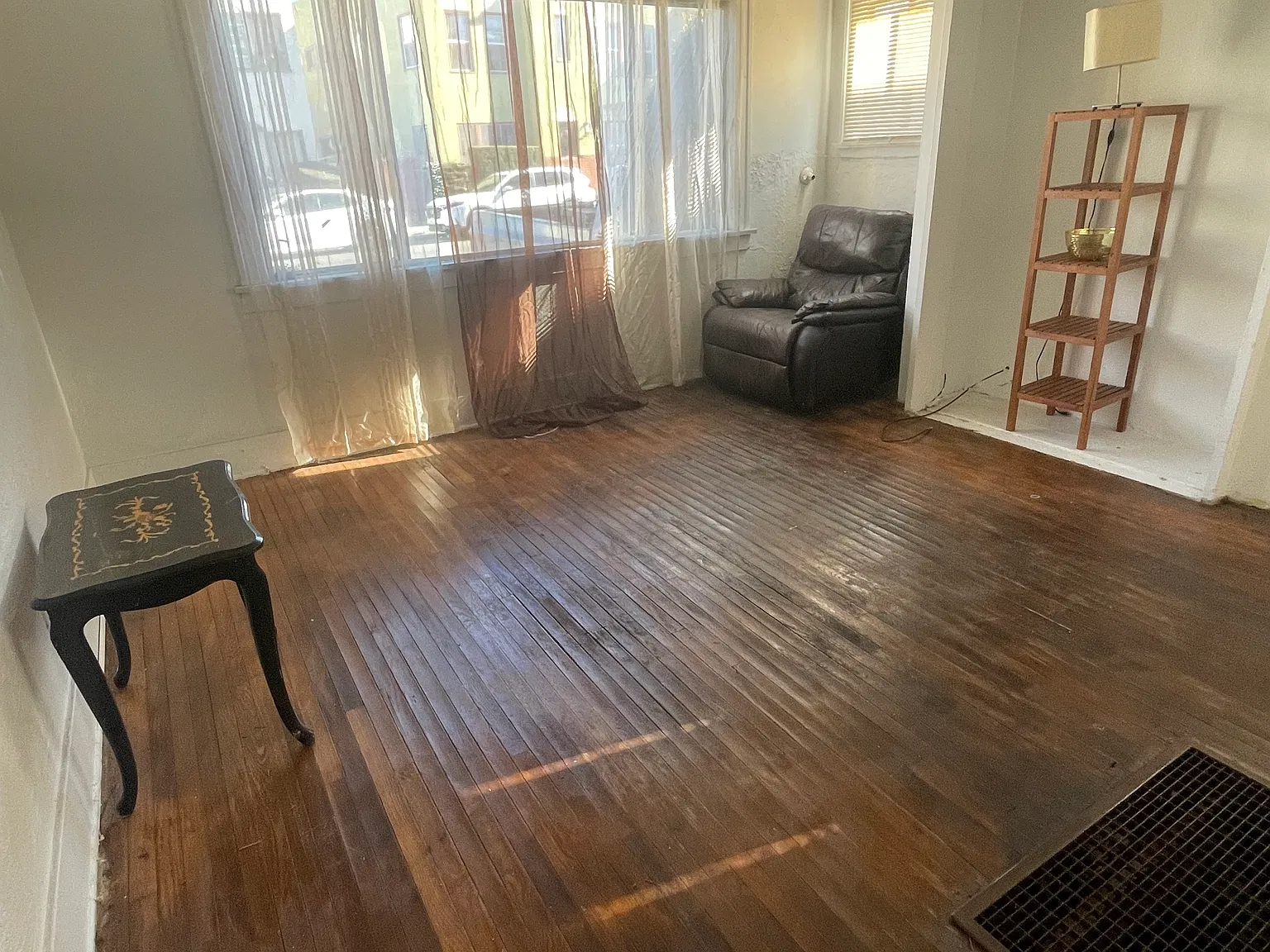 Studio, 400 sqft, $1,495 — Photo 3