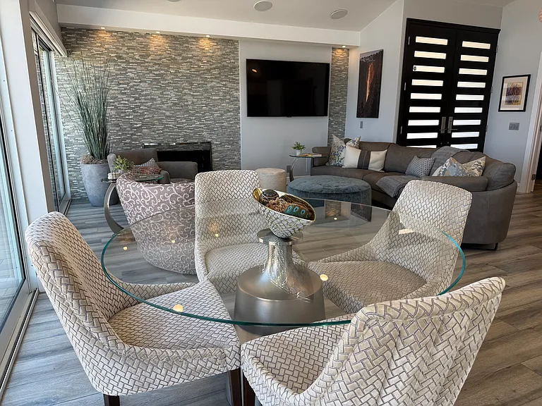 Great Room Dining Area