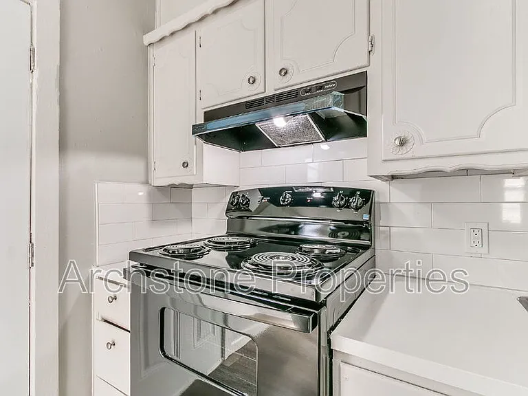2312 Mustang St — Photo 17