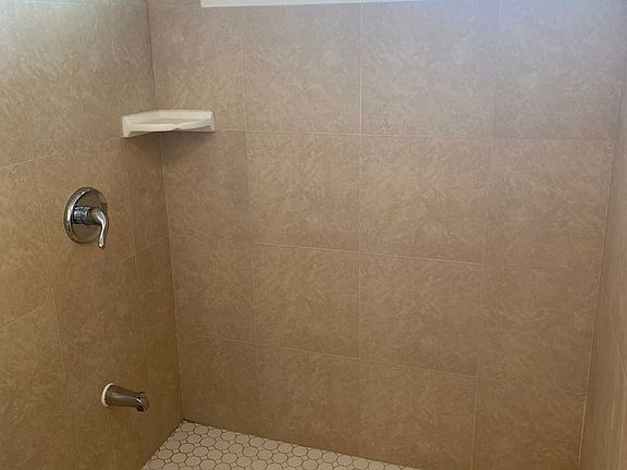 2nd image of 398 Kanaloa Ave #1/1