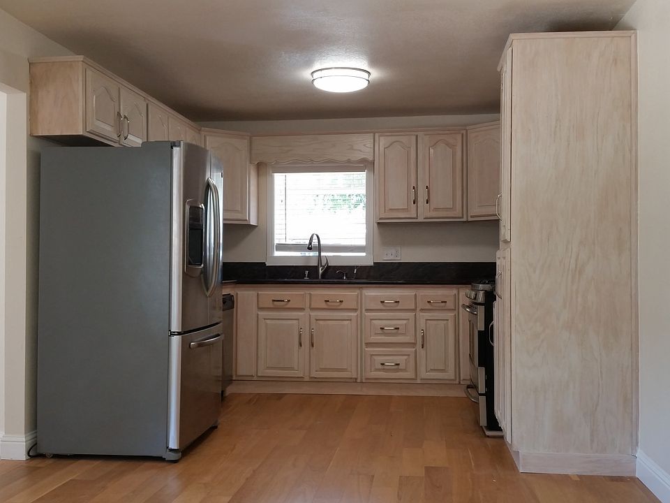 2nd image of 1545 Claycord Ave