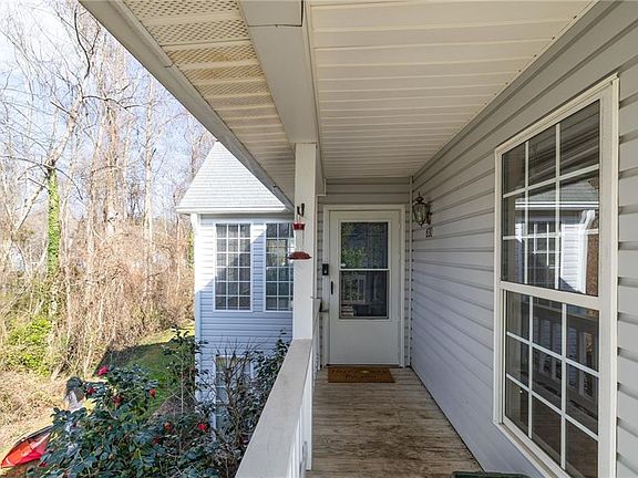 5th image of 630 Balfour Rd