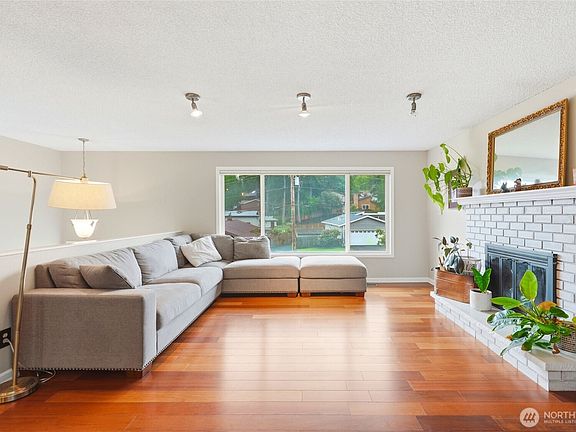 4th image of 619 Willow Road