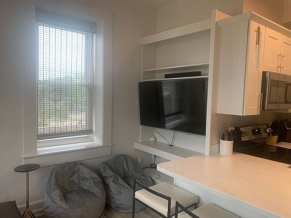 4th image of 712 Arendell St APT 2C