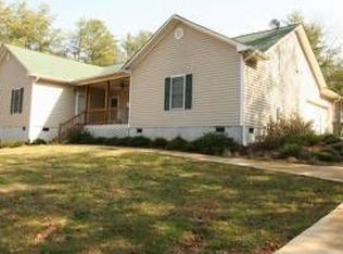 134 Autumn Ridge Dr, Mineral Bluff, GA 30559