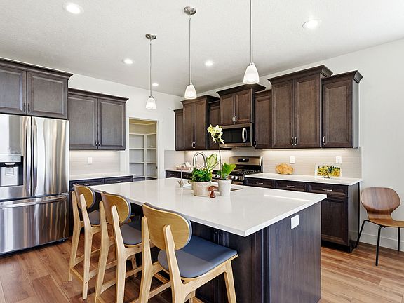 3rd image of 109 W Monte Rosa Ln