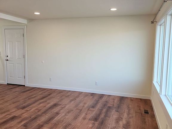 4th image of 329-331 S Gibby Rd #329
