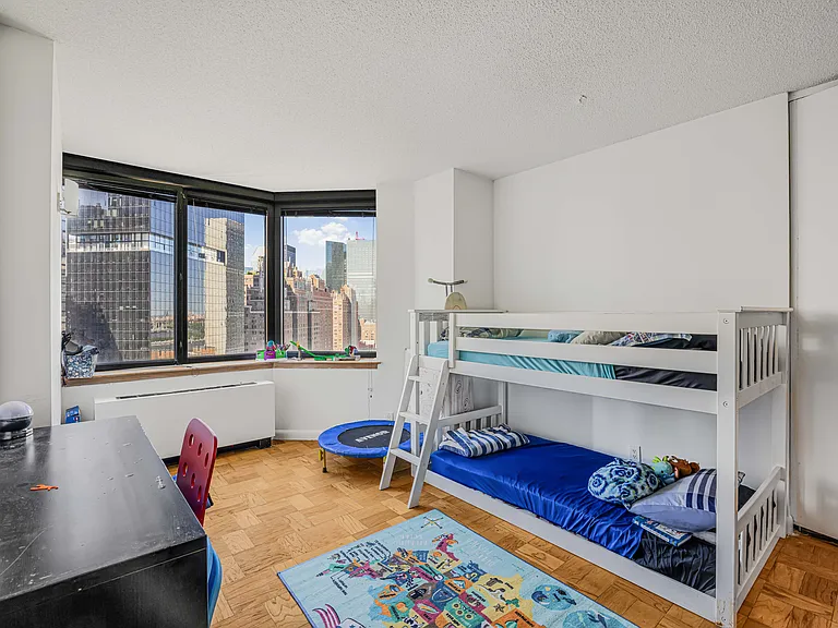415 E 37th St #25J — Photo 6