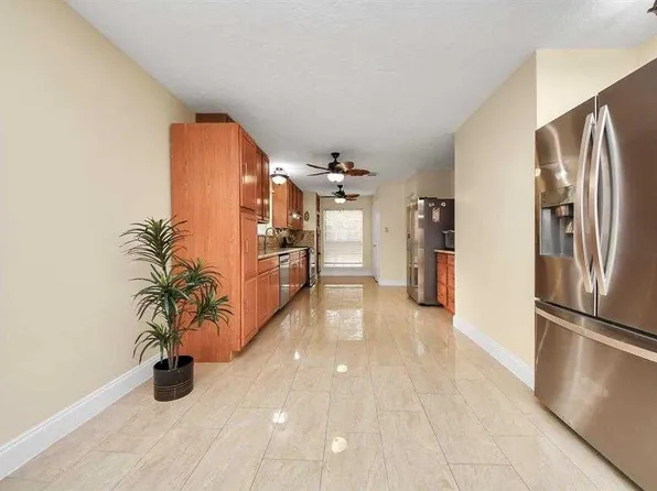 10422 Springland Ct, Houston, TX 77065