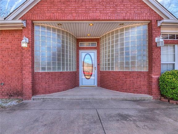 3rd image of 128 Highland Dr