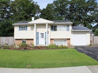161 Stuyvesant Dr, Port Jefferson Station, NY 11776